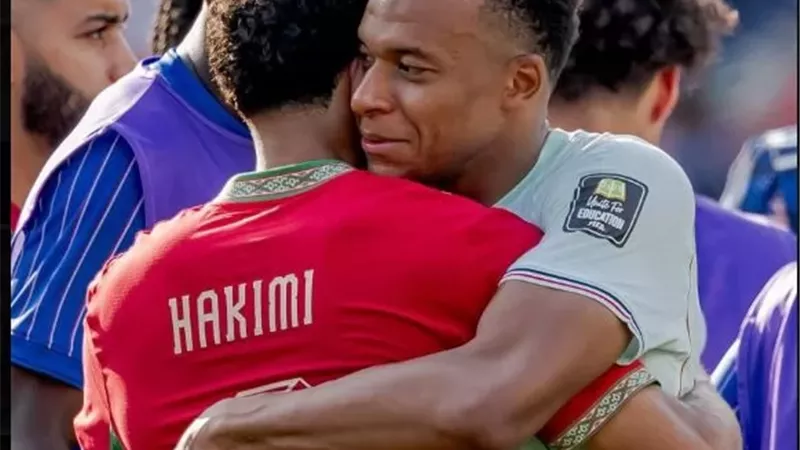 كيليان مبابي يكشف طبيعة إصابته وعلاقته بثنائي المنتخب المغربي