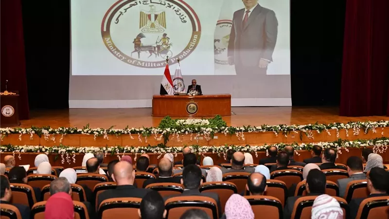 “جمبلاط”: الاستثمار في البشر يمثل الركيزة الأساسية لتطوير الصناعة