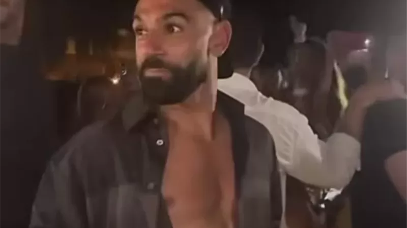 محمد صلاح يخطف الأنظار في العلمين بعد العودة من المونديال .. صور