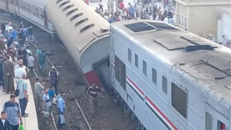إصابة 14 راكبا أثر خروج عربة قطار عن القضبان بمحطة محلة روح بطنطا
