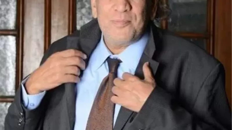 قصة أزمة منير مكرم ونجله مع أمن النادى التى انتهت بالأستقالة