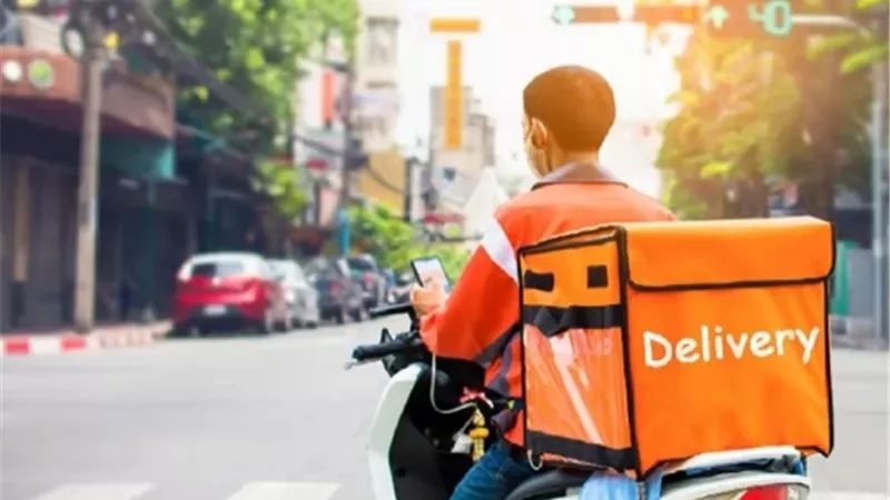 حكم الامتناع عن تسلُّم الوجبات بعد طلبها والتَّهرب من دفع ثمنها؟