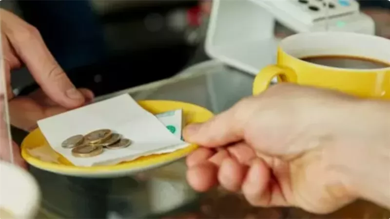 أمين الفتوى يوضح حكم الحصول على الإكرامية