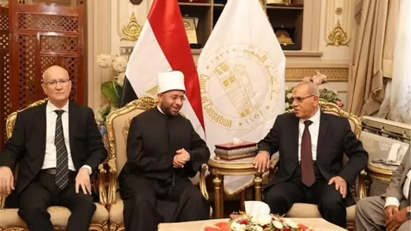 وزير الأوقاف يهنئ رئيس محكمة النقض بمناسبة توليه منصبه الجديد