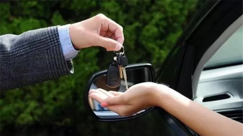 إجراءات نقل ملكية سيارة.. تعرف عليها