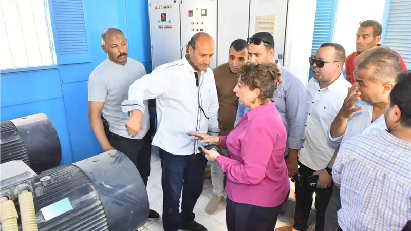 محافظ أسيوط يتفقد منظومة مياه الشرب بقرى النواورة ونجوع المعادي