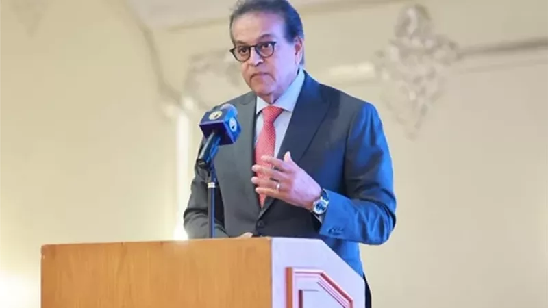 وزير الصحة يناقش تطوير المنظومة الصحية وبناء الإنسان المصري