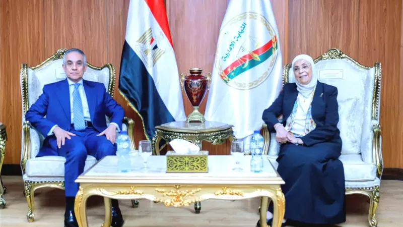رئيسة هيئة النيابة الإدارية تستقبل وزير العدل