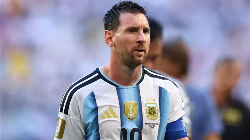 بقرار من سكالوني.. سر غياب ميسي عن تدريبات الأرجنتين لمواجهة إنجلترا