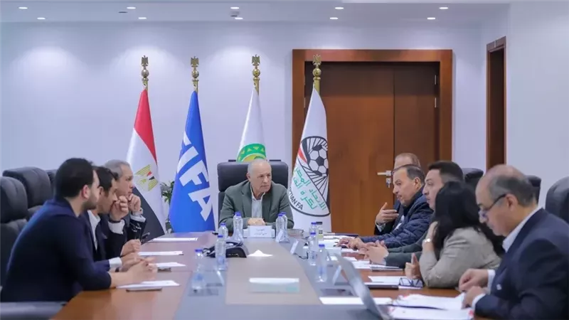 اتحاد الكرة يوجه الشكر إلى لجنة الحكام
