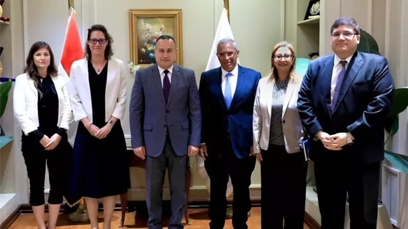 وزير التعليم يبحث التعاون الأكاديمي مع المجر
