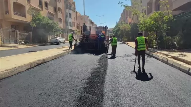 رئيس جهاز الشروق يعلن عن طفرة غير مسبوقة فى مشروعات الطرق.. بالصو