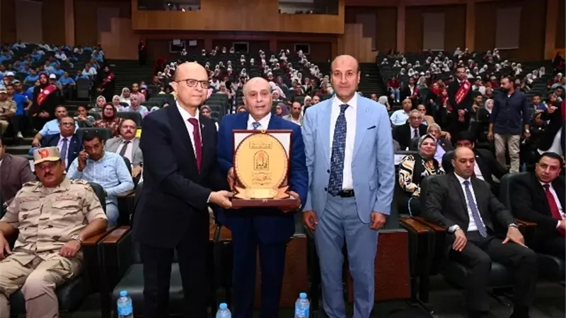جامعة أسيوط تُحيي الذكرى الثالثة عشرة لثورة30يونيو باحتفالية كبري
