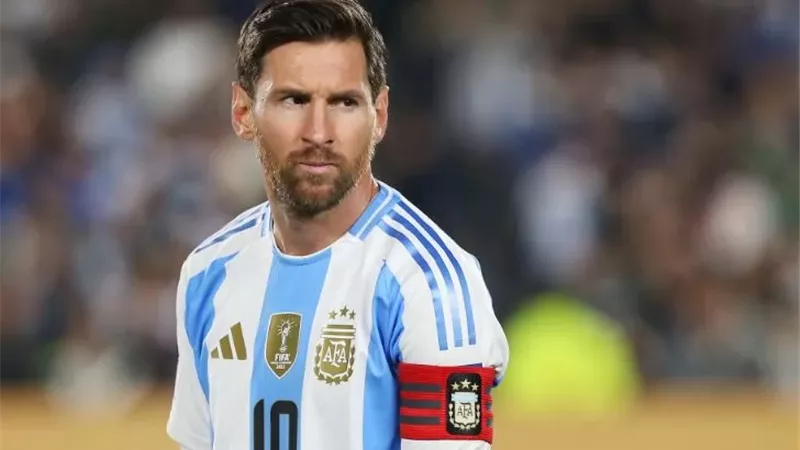 ميسي و ألفاريز في الهجوم .. تشكيل الأرجنتين المتوقع أمام إنجلترا