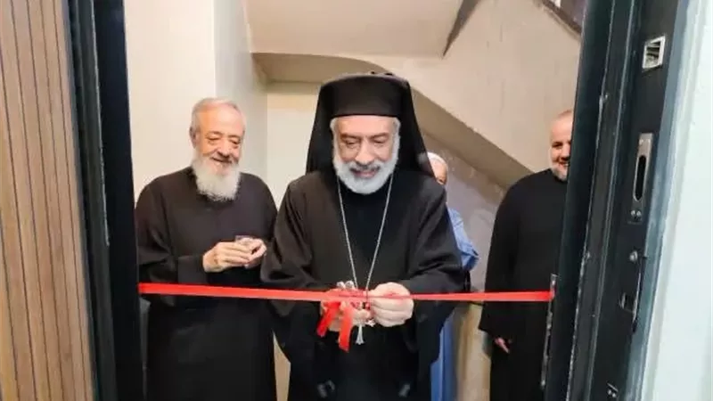 مطران الأقباط الكاثوليك يفتتح مكتب الواحةللتكوين والمشورة بالمنيا