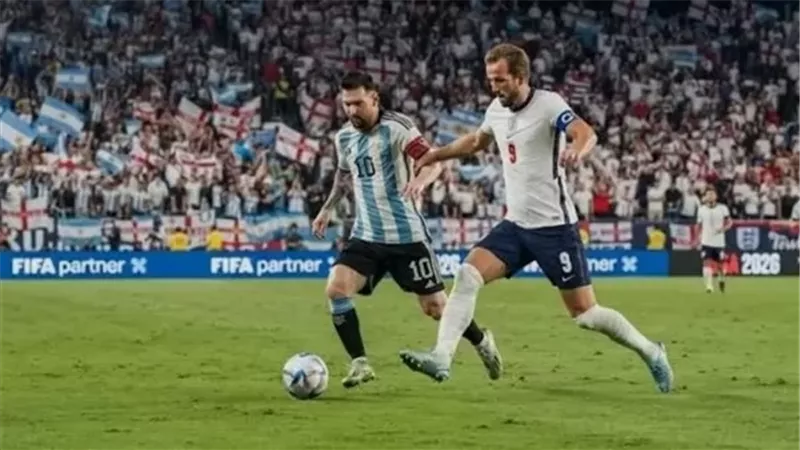 4 قنوات تنقل مباراة الأرجنتين وإنجلترا اليوم في كأس العالم