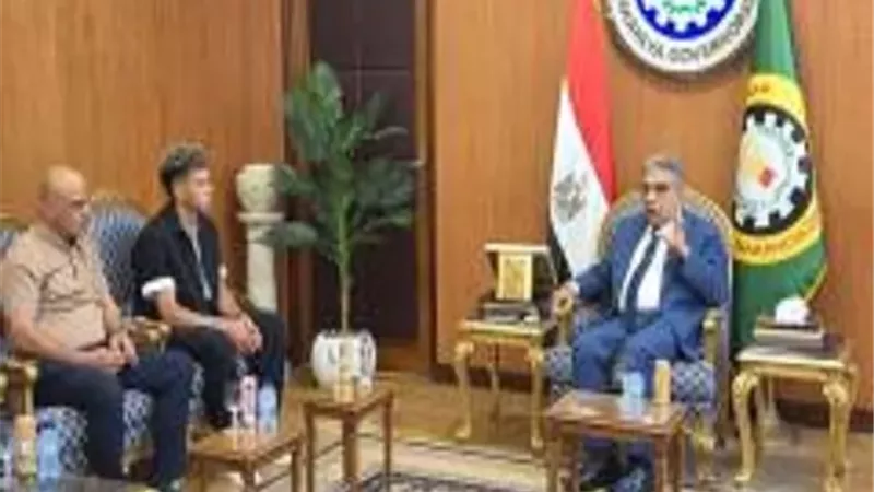 محافظ الدقهلية يستقبل إمام عاشور نجم منتخب مصر
