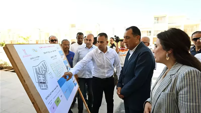 رئيس الوزراء يتفقد مشروع 