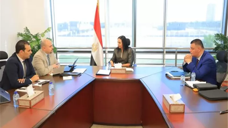 وزيرة التضامن تتابع التقرير السنوي لصندوق دعم مشروعات الجمعيات والمؤسسات الأهلية
