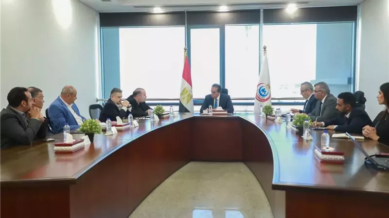 وزيرالصحةيبحث مع إنفينشور تنفيذ مدينتين طبيتين بالعاصمةالجديدةوالعلمين