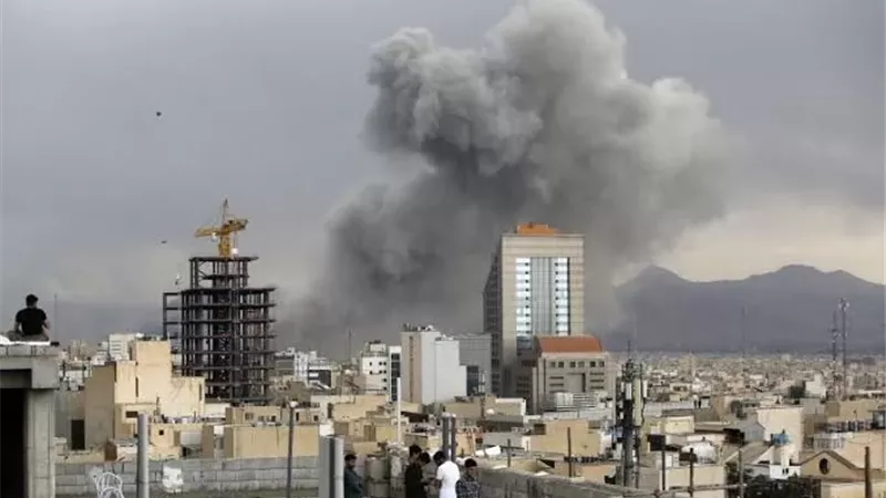 مسؤول أمريكي: قصف جسور إيران يهدف لقطع طرق إمداد النظام الإيراني