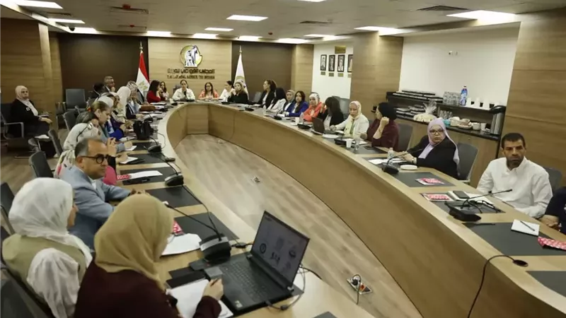 القومي للمرأة يعقد مائدة مستديرة لدعم التمكين الاقتصادي للنساء