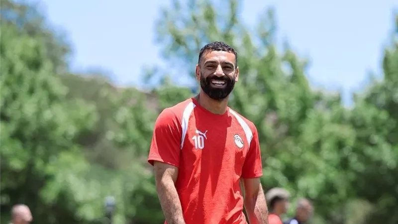 كواليس بيان بشكتاش الرسمي.. فابريزيو رومانو يوضح موقف محمد صلاح