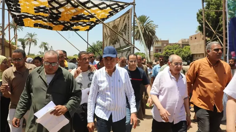 إنشاء مكتب بريد ووحدة للحماية المدنية ورصف الطريق بقرية