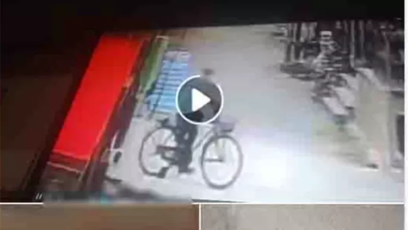 سقوط قائد دراجة نارية دهس عاملاً وفر هارباً بسوهاج