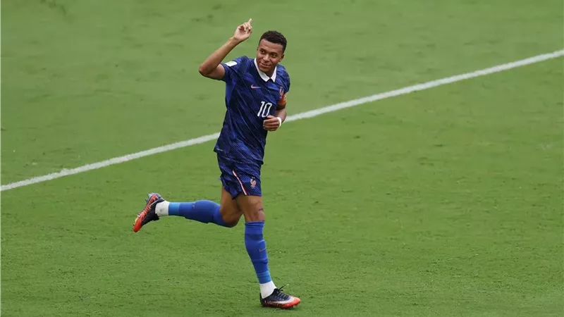 بعد ثنائية مبابي أمام إنجلترا.. تعرف علي ترتيب هدافي كأس العالم