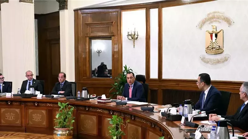 رئيس الوزراء يتابع تنفيذ تكليفات الرئيس السيسي للتحول الرقمي لحماية المال العام