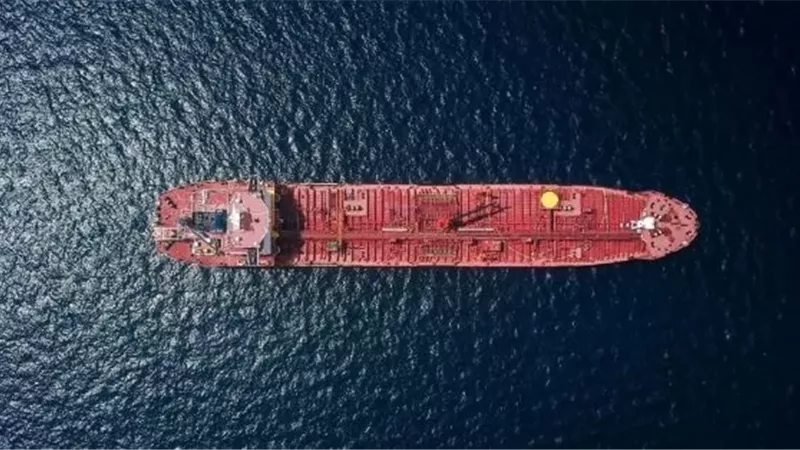 إيران: تعرض سفينتين لحادثة في مضيق هرمز وتراجع اثنتين عن العبور