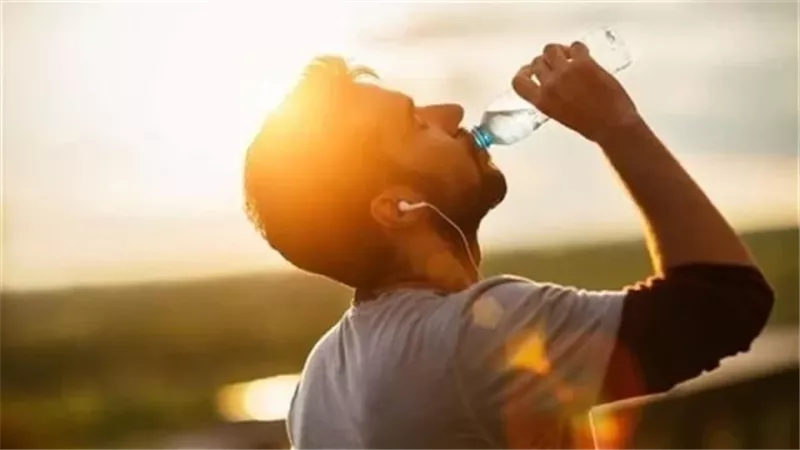 احذر حرارة الصيف.. خطوات بسيطة تقلل خطر الجلطات