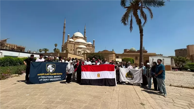 طلاب الفرع الدولي وجامعة القاهرة الأهلية يزورون قلعة صلاح الدين