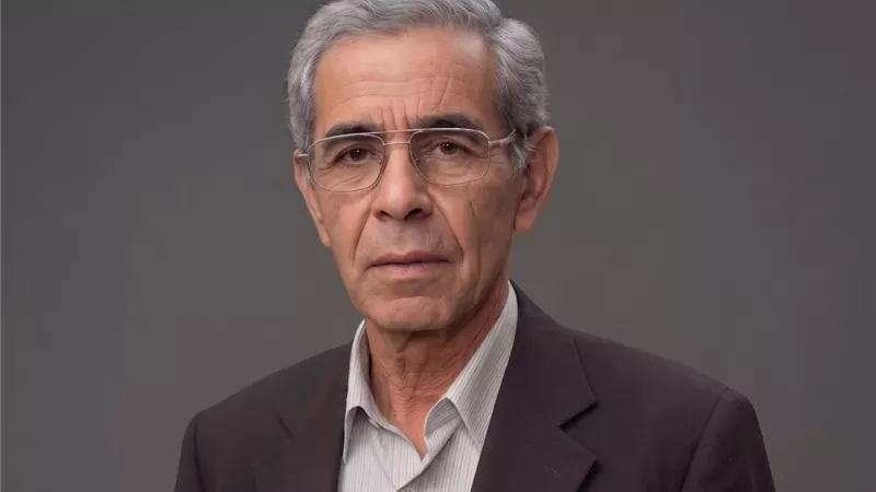 الناقد الكبير الدكتور