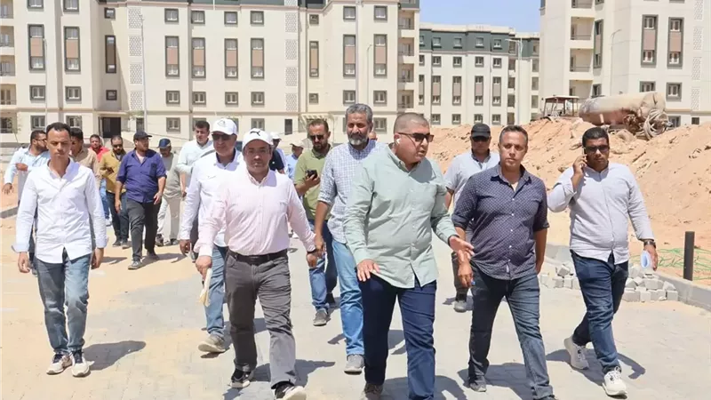 وزيرة الإسكان تتابع ملفات العمل بـ العاشر من رمضان وحدائق العاشر من رمضان