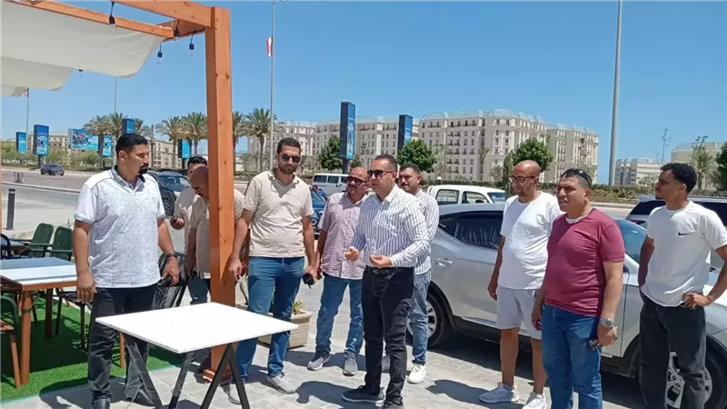 رئيس جهاز العلمين يتفقد عدداً من المشروعات ويؤكد الالتزام بالجداول الزمنية المحددة
