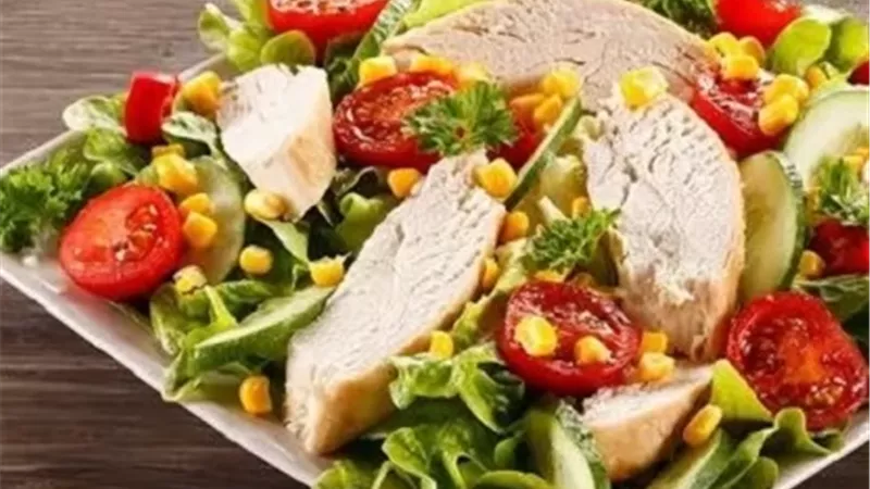 عشاء صحي وخفيف .. أفكار بسيطة لوجبة مشبعة قبل النوم