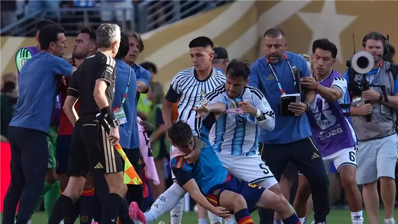 قرارات تأدبية تنتظر الأرجنتين بعد خسارة نهائي كأس العالم أمام إسبانيا