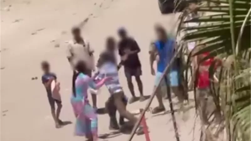 كواليس فيديو المشاجرة بالأسلحة البيضاء على شاطئ بالإسكندرية
