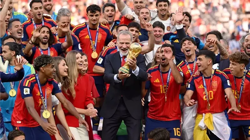 الضرائب تلتهم مكافآت لاعبي منتخب إسبانيا بعد التتويج بكأس العالم