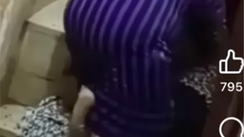 سيدة تستغيث بعد اعتداء شقيقتي طليقها عليها