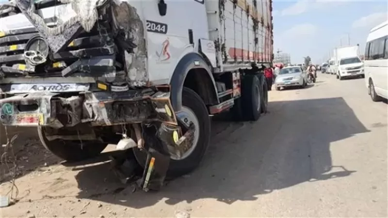 مصرع 4 أثر تصادم سيارتى نقل بطريق إدكو الساحلى بالبحيرة