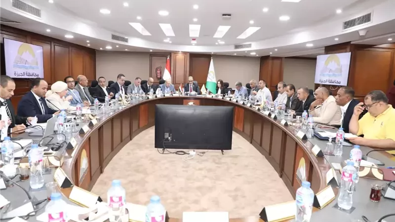 محافظ الجيزة يوجه بتسريع التقنين واستغلال أراضٍ خدمية بالهرم