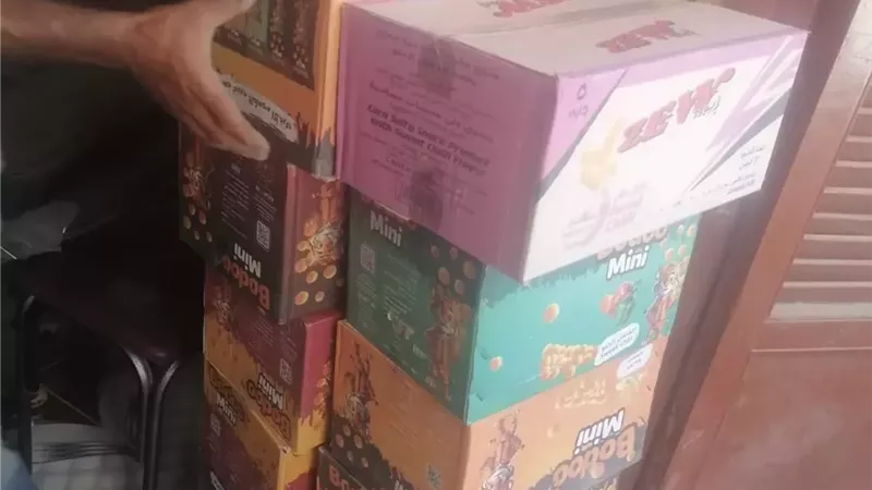 ضبط 2703 عبوة أغذية فاسدة ومنتهية الصلاحية بقنا