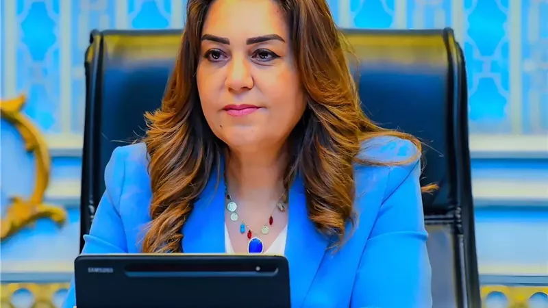 إجراءات قانونية ضد عائمة سياحية بالأقصر صرفت مخلفاتها في النيل
