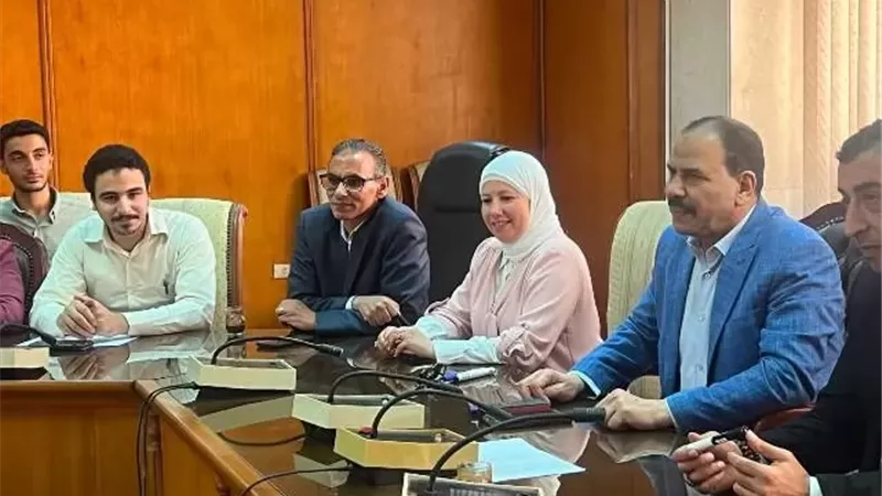 شرف يفتتح اليوم التدريبي 