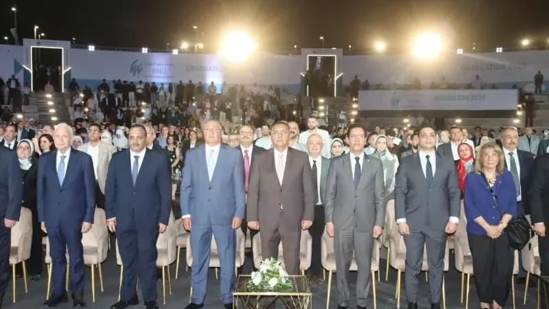 محافظ القليوبية ورئيس أمناء جامعة بنها الأهلية يشهدان تخريج أول دفعة من طلاب الجامعة