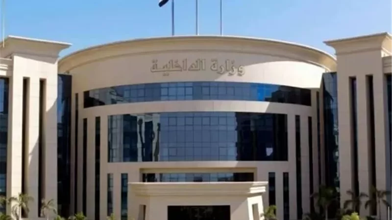 رفع إشغالات أرصفة المشاة واتخاذ الإجراءات ضد مخالفِي المطرية