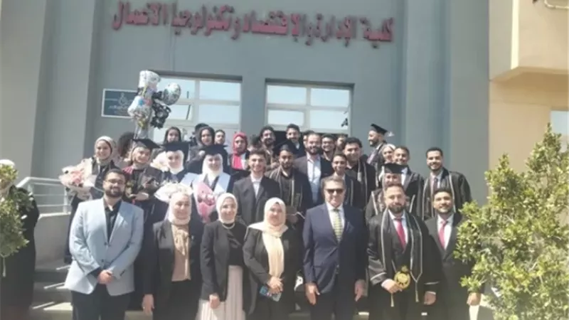 طلاب علم تحليل الأعمال المصرية الروسية يقدمون مشروعات تخرج متطور